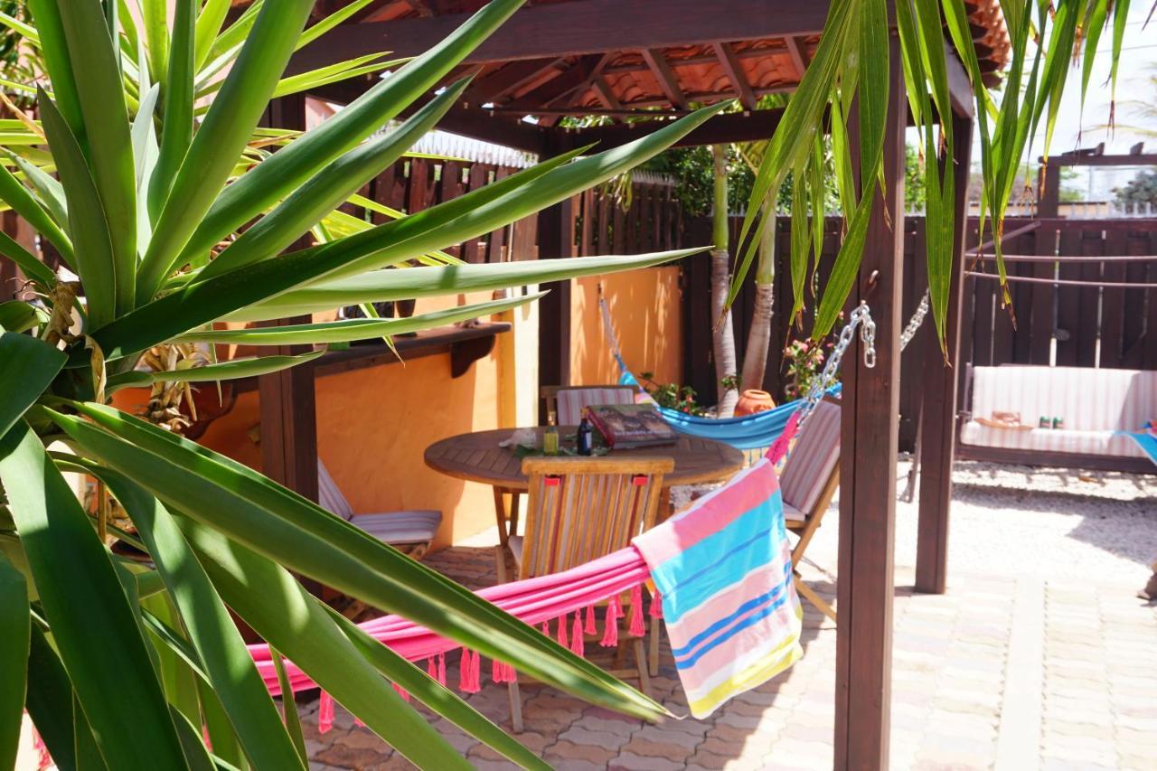 Carinas Studio Apartments Palm Beach Eksteriør bilde